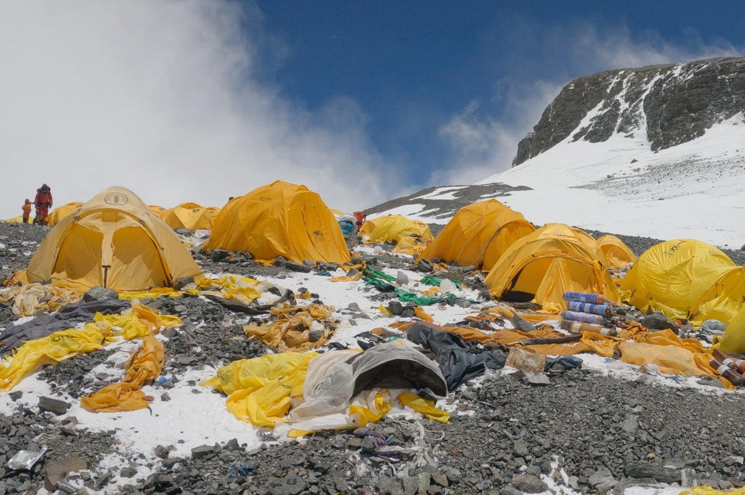Doi luat leo Everest anh 1