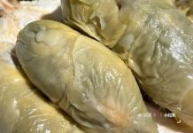 Sầu riêng nhìn như nhũn chảy nước mốc xanh, bán giá sốc 700.000 đồng/kg