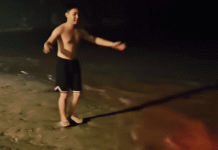 Bãi biển Hạ Long bất ngờ ‘phát sáng’