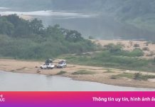 Ôtô mắc kẹt giữa sông sau đêm cắm trại ở Tuyên Quang