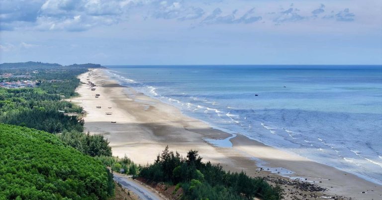 ‘Thiên đường biển ngủ quên’ trong xanh thấy đáy, cách Hà Nội hơn 5 tiếng đi xe ‘Thiên đường biển ngủ quên’ trong xanh thấy đáy, cách Hà Nội hơn 5 tiếng đi xe