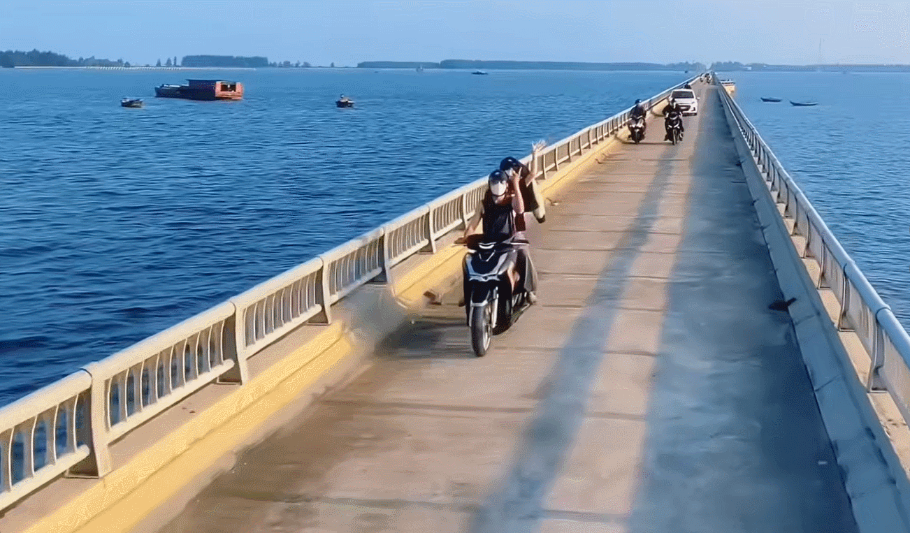 thumb cung đường vượt biển Ninh Bình.gif