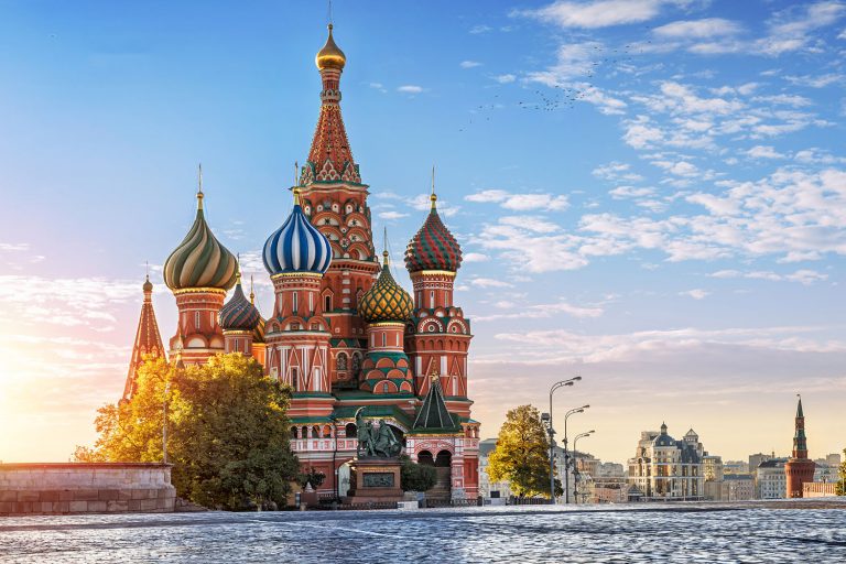 Du lịch Nga sẽ thấy thánh đường Saint Basil như một ngọn lửa bùng cháy Du lịch Nga sẽ thấy thánh đường Saint Basil như một ngọn lửa bùng cháy