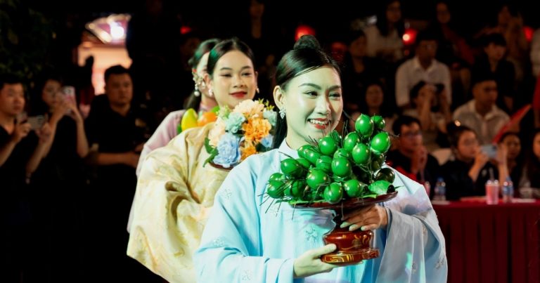 Trải nghiệm tour đêm ở Di tích Quốc gia đặc biệt giữa lòng Hà Nội