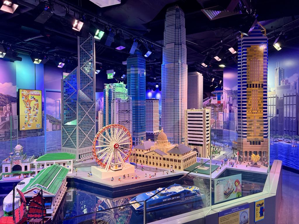 Cùng con rong ruổi Hong Kong (Trung Quốc): Từ thế giới cổ tích đến thành phố Lego - Ảnh 3.