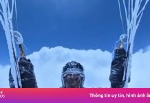 ‘Đóng băng’ ở độ cao 8.598 m khi chơi dù lượn ở Trung Quốc