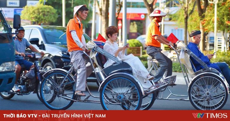Chạm vào hồn Việt cùng tour “Xích lô – Áo dài” Chạm vào hồn Việt cùng tour “Xích lô – Áo dài”