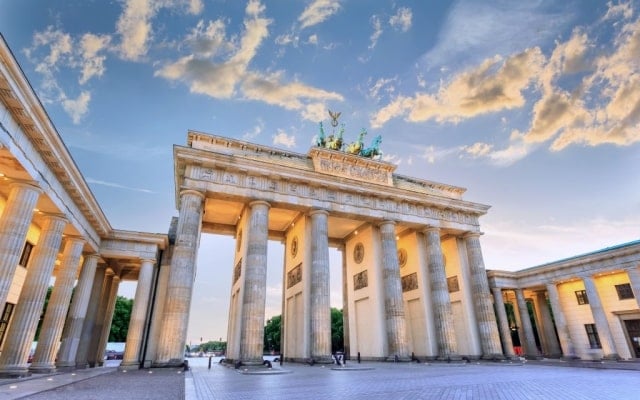 Check in cổng Brandenburg – biểu tượng hòa bình của thủ đô Berlin Đức Check in cổng Brandenburg – biểu tượng hòa bình của thủ đô Berlin Đức