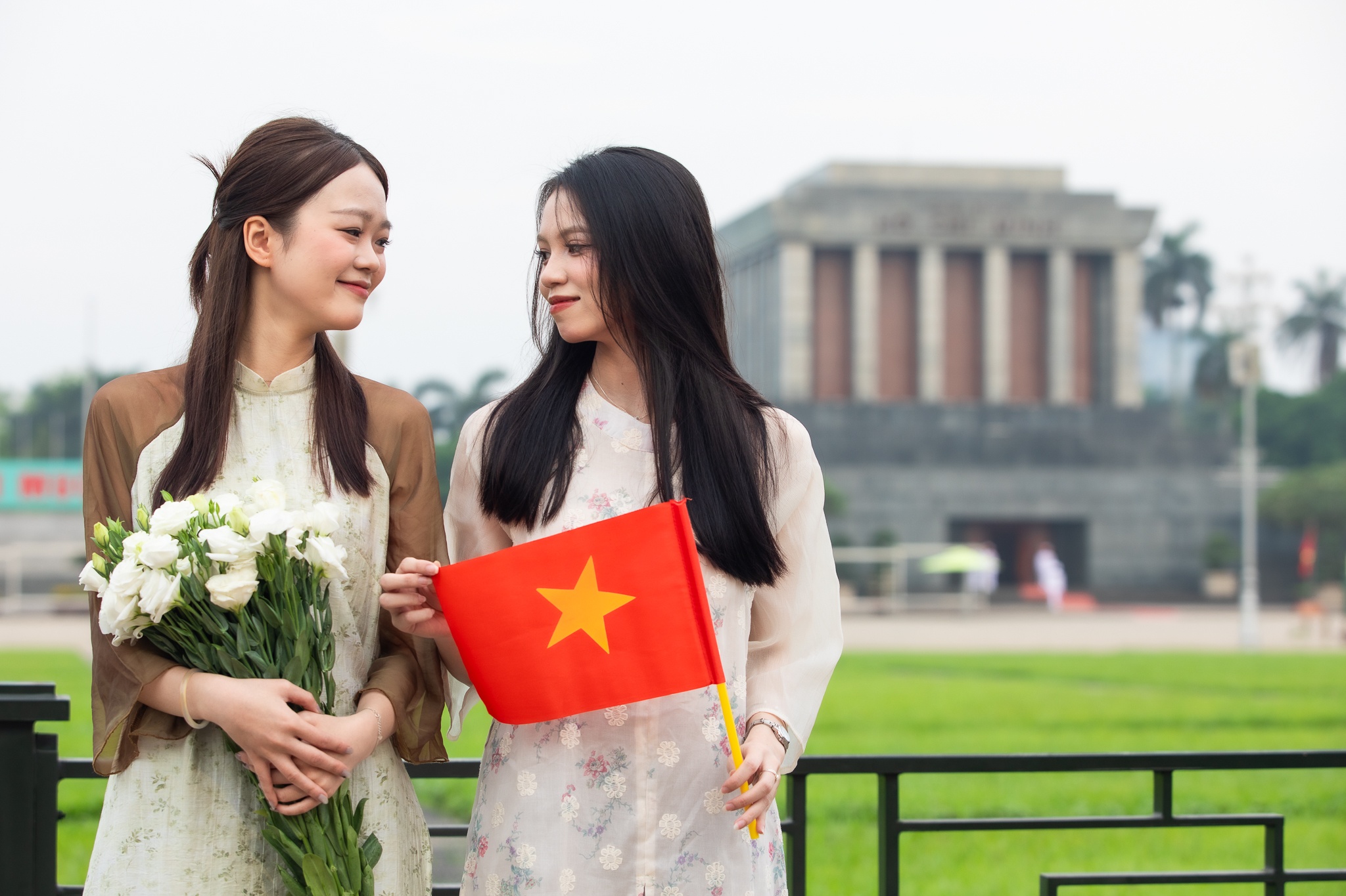 check in voi co hoa anh 2