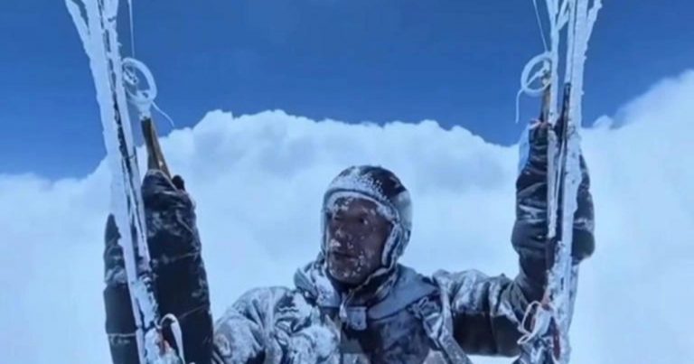 Bay dù lượn bị hút lên 9.000m suýt chết cóng: Điểm bất thường nghi giả mạo