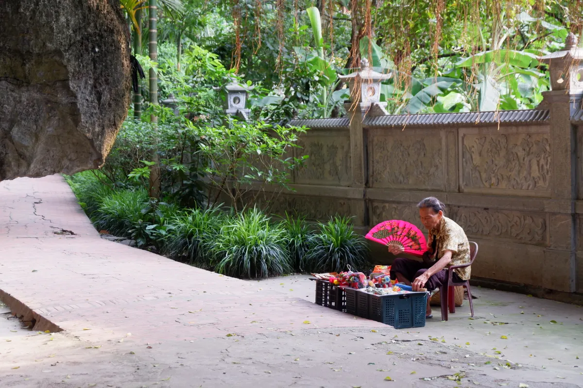 Tháng 6 về Tam Cốc: Dạo thuyền ngắm lúa vàng, nghe hồn quê vọng lại - Ảnh 12.