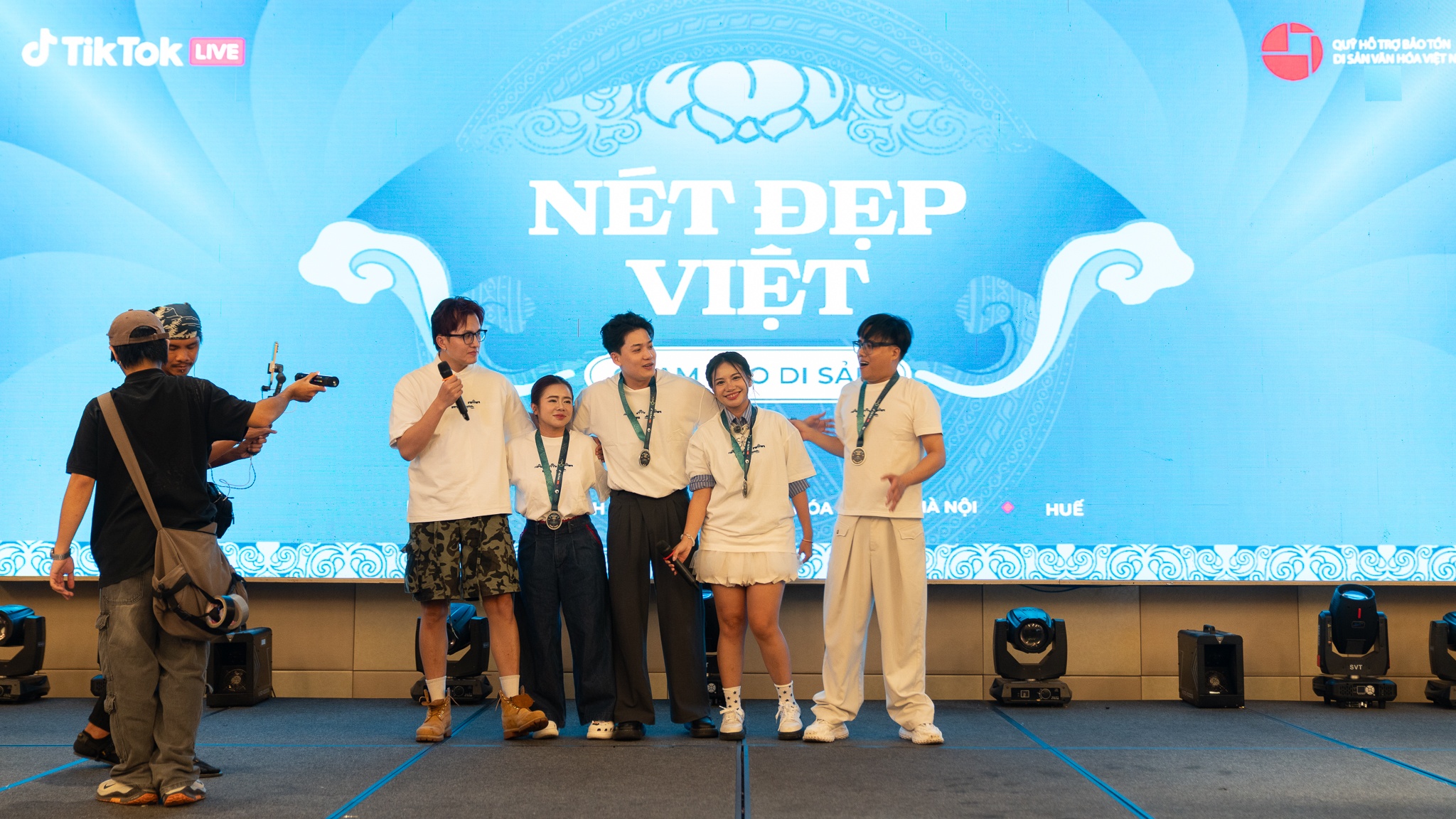 Net dep Viet mua 3 anh 34