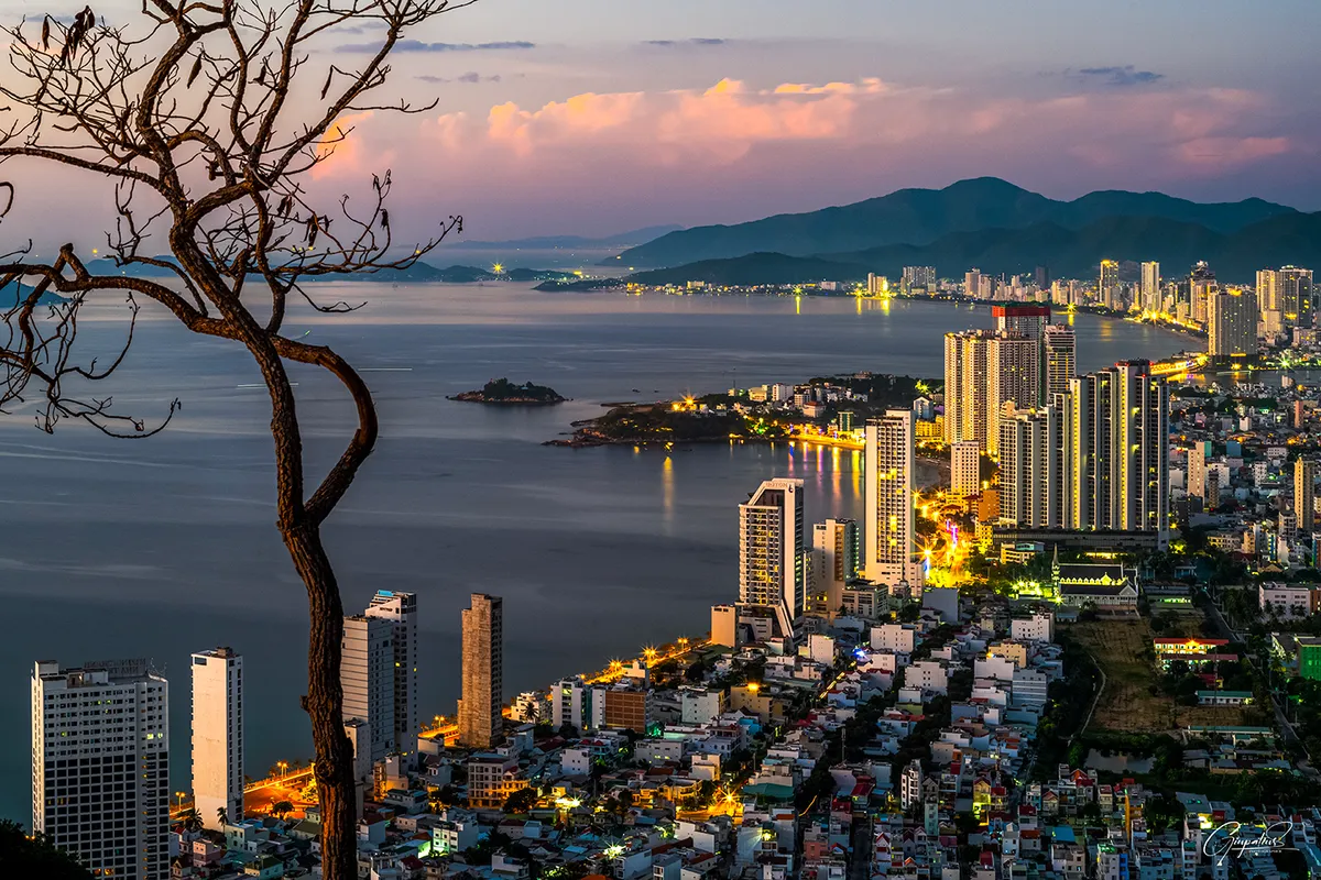 Triển lãm ảnh “Nha Trang say Hi - Hành trình qua ống kính”: Gửi lời mời gọi du lịch bằng hình ảnh - Ảnh 2.