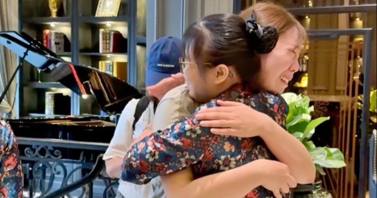 Mất hộ chiếu khi du lịch Việt Nam, vị khách Nhật bật khóc vì điều này Mất hộ chiếu khi du lịch Việt Nam, vị khách Nhật bật khóc vì điều này