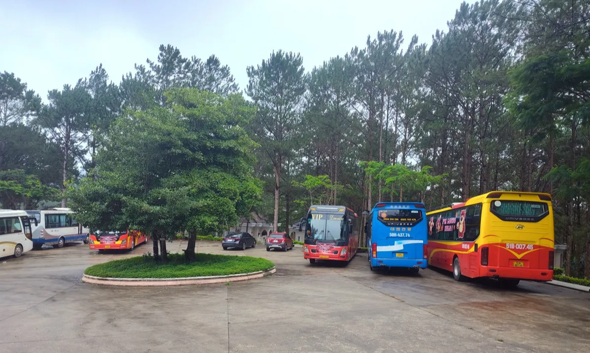 Mệt mỏi: đi Đà Lạt hơn 10 tiếng vì kẹt xe đèo Bảo Lộc - Ảnh 2.