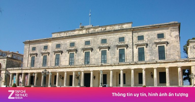Trả giá vì múa cột bán khỏa thân tại di tích Hy Lạp Trả giá vì múa cột bán khỏa thân tại di tích Hy Lạp