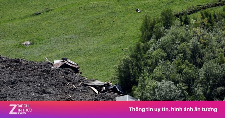Toàn cảnh sông băng đổ sụp chôn vùi ngôi làng ở Thụy Sĩ Toàn cảnh sông băng đổ sụp chôn vùi ngôi làng ở Thụy Sĩ