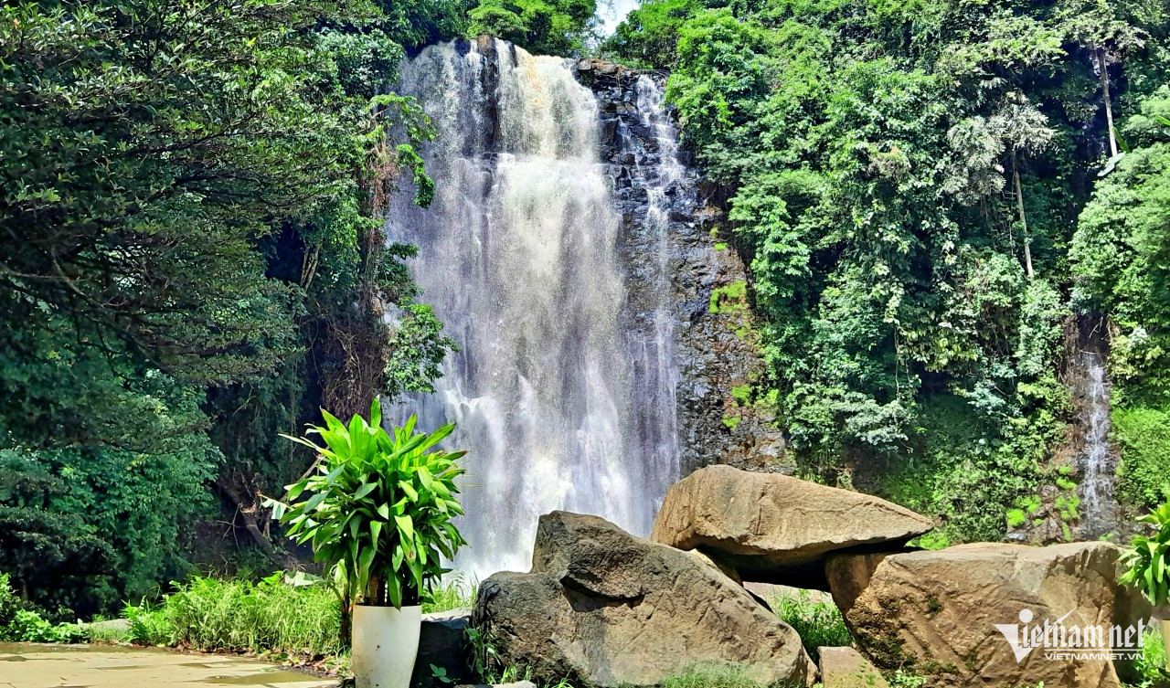 W-thac nuoc 4.jpg