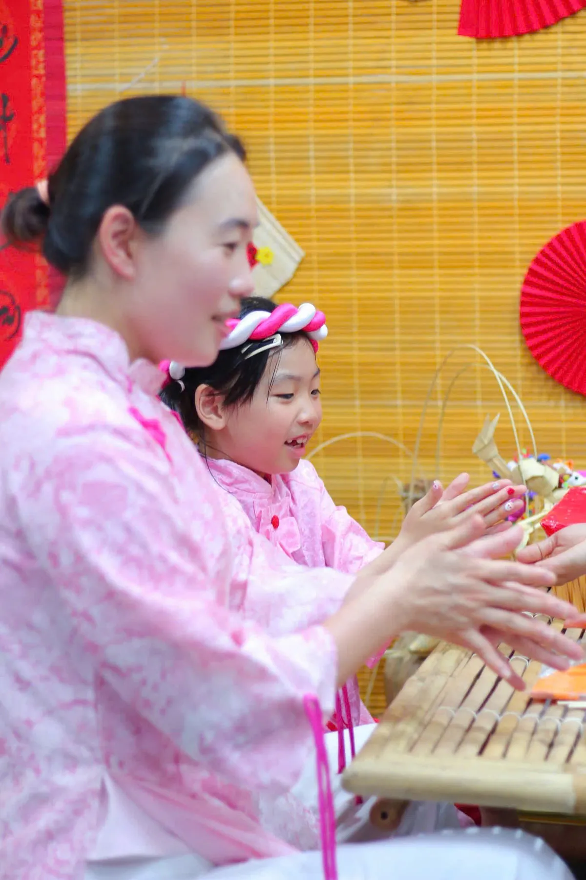 Không gian trò chơi dân gian Việt - nơi ký ức tuổi thơ được đánh thức - Ảnh 1.