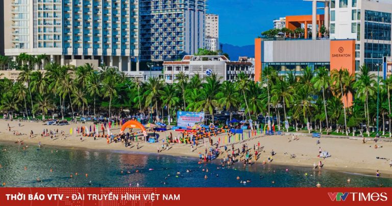 Tắm biển Tết Đoan Ngọ – nghi lễ gửi gắm ước vọng an lành của người miền Trung