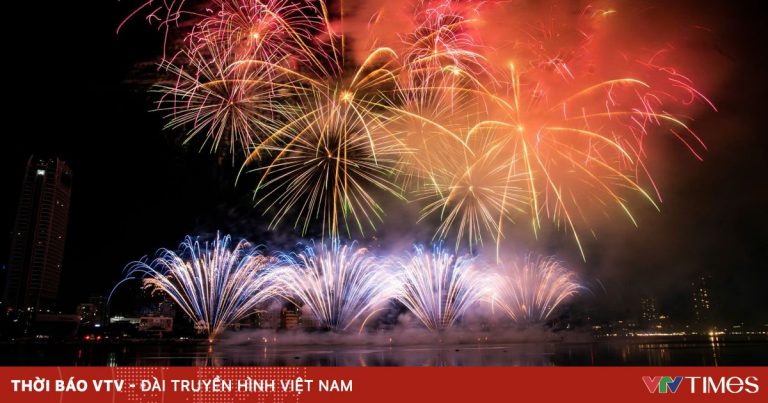 Ấn tượng phần thi pháo hoa của Việt Nam và Phần Lan tại Lễ khai mạc DIFF 2025 Ấn tượng phần thi pháo hoa của Việt Nam và Phần Lan tại Lễ khai mạc DIFF 2025