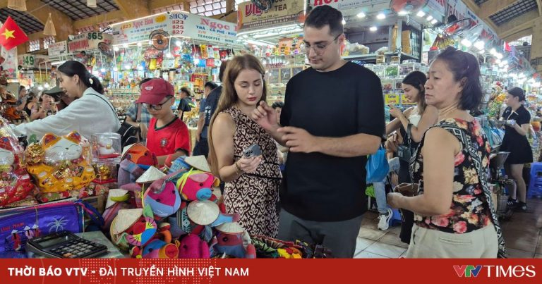 Khách quốc tế đến Việt Nam tăng trong mùa thấp điểm du lịch Khách quốc tế đến Việt Nam tăng trong mùa thấp điểm du lịch