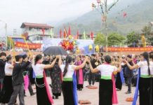 Người Thái trắng ở Mường Lay tích cực gìn giữ bản sắc văn hóa dân tộc