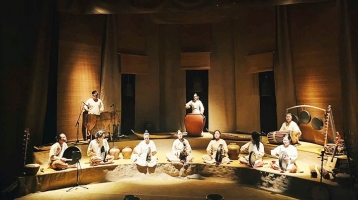 Chờ gốm hát ca Chờ gốm hát ca
