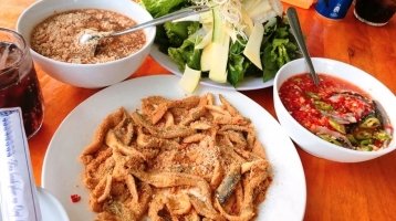 Lạ miệng với gỏi cá xứ Quảng
