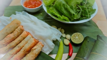 Ram bánh mướt gói tình quê Hà Tĩnh Ram bánh mướt gói tình quê Hà Tĩnh