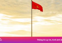 Lễ chào cờ ‘tuyệt đối điện ảnh’ tại Khánh Hòa ngày đầu sau sáp nhập