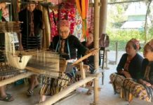 Miệt mài ”giữ lửa” cho nghề dệt thổ cẩm miền Tây xứ Nghệ