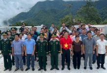 Điện Biên: Lưu giữ lá cờ đầu tiên tại cột cờ A Pa Chải sau 56 ngày treo