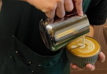 Nhận 1 sao vì nhắc khách trật tự, quán nước đăng “bản tường trình” giải oan