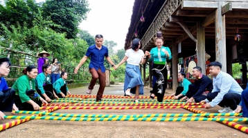 Về làng trải nghiệm văn hóa truyền thống Về làng trải nghiệm văn hóa truyền thống