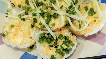 Ăn cái bánh căn ở Sài Gòn Ăn cái bánh căn ở Sài Gòn