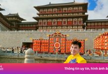 Tôi mặc áo dài du lịch 68 quốc gia