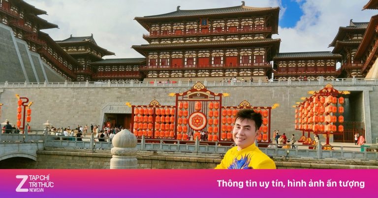 Tôi mặc áo dài du lịch 68 quốc gia Tôi mặc áo dài du lịch 68 quốc gia