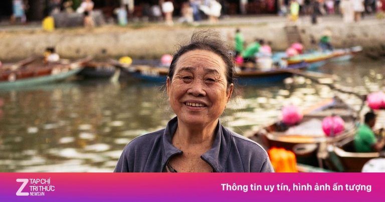Gần 2 tháng khách Nga ‘săn’ ảnh người Hội An Gần 2 tháng khách Nga ‘săn’ ảnh người Hội An