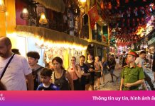 Sau đêm ‘đuổi’ hàng trăm khách Tây khỏi phố cà phê đường tàu