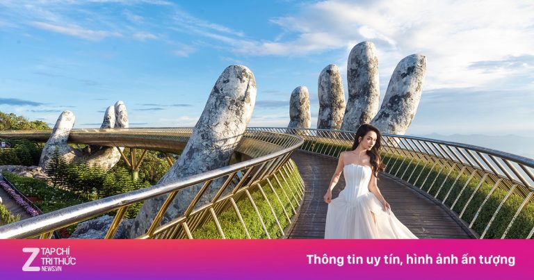 Á hậu Miss Universe Vietnam 2024 Vũ Thúy Quỳnh thả dáng ở cầu Vàng