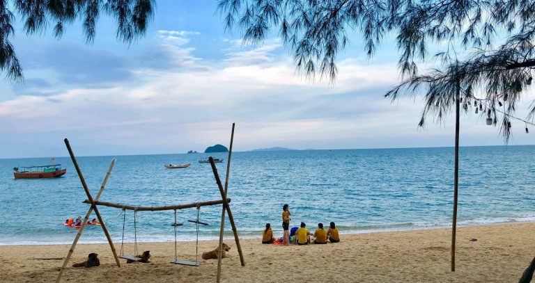 Du lịch hè ở hòn đảo xanh mướt cách Hà Nội chưa tới 300km, ăn đặc sản tên lạ Du lịch hè ở hòn đảo xanh mướt cách Hà Nội chưa tới 300km, ăn đặc sản tên lạ