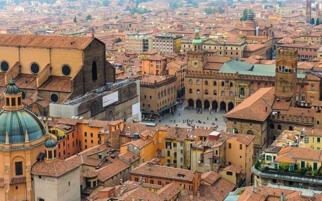 Du lịch thành phố Bologna – thủ đô gắn liền với văn hoá & ẩm thực Ý Du lịch thành phố Bologna – thủ đô gắn liền với văn hoá & ẩm thực Ý