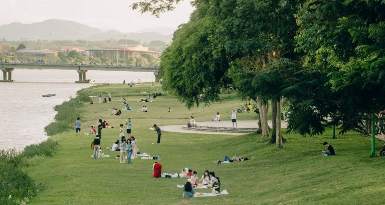 Hình ảnh ‘khó tin’ về mùa hè ở Huế khiến nhiều người ngẩn ngơ Hình ảnh ‘khó tin’ về mùa hè ở Huế khiến nhiều người ngẩn ngơ