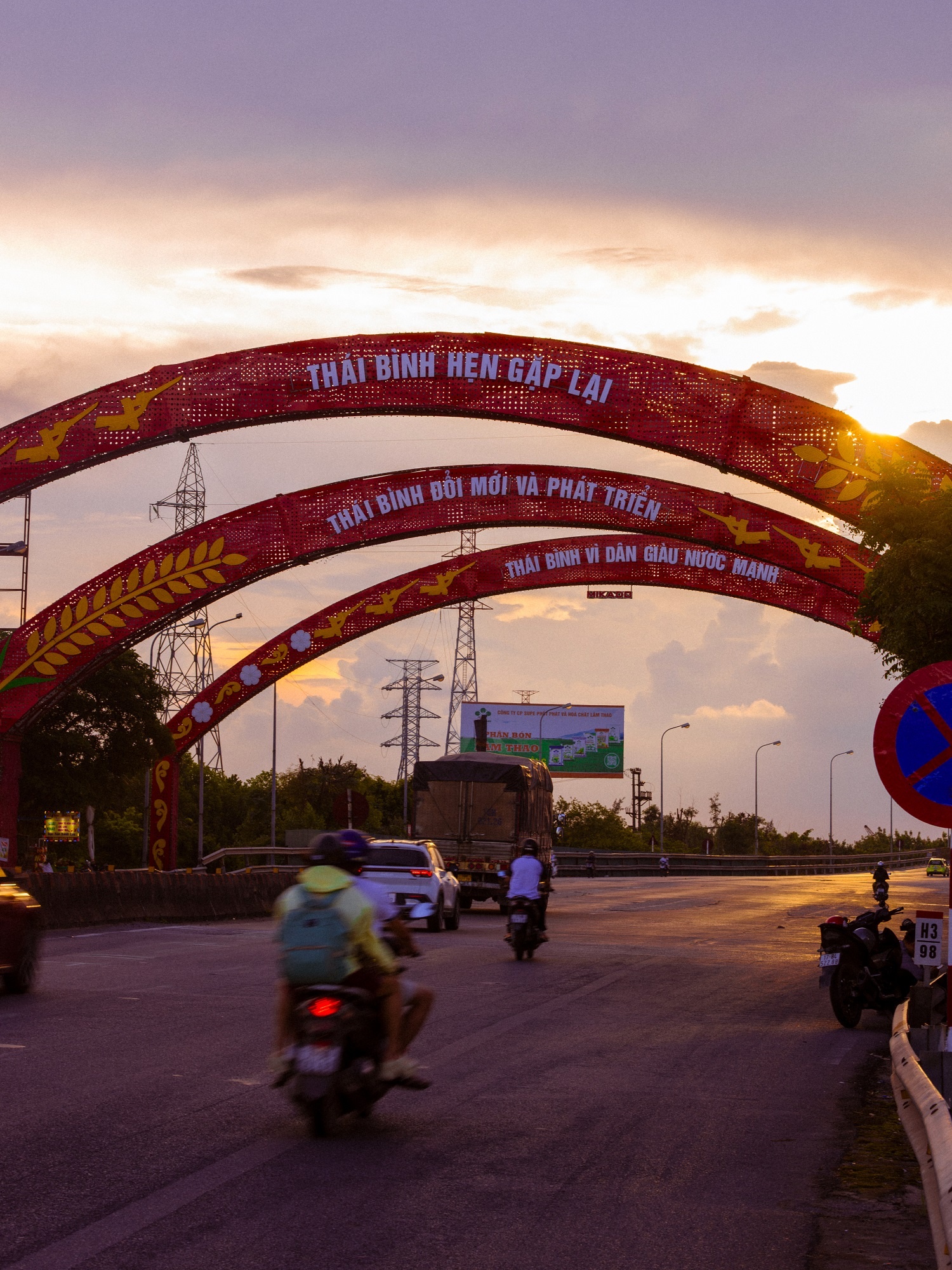 sap nhap anh 4
