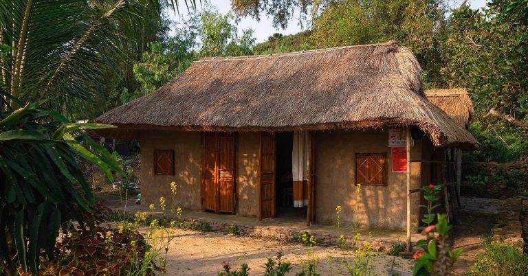 Làng ven biển ‘nhiều không’, nhà tranh vách đất, khách Hà Nội khen hết lời Làng ven biển ‘nhiều không’, nhà tranh vách đất, khách Hà Nội khen hết lời