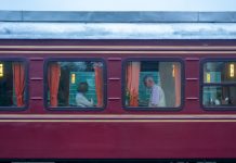 Chuyến tàu hơn 200 triệu đồng/người ở Việt Nam có gì khiến du khách mê mẩn?