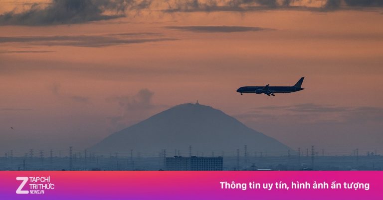 Cảnh núi Bà Đen rõ ràng hiếm có nhìn từ trung tâm TP.HCM Cảnh núi Bà Đen rõ ràng hiếm có nhìn từ trung tâm TP.HCM