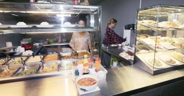 Vụ bánh mì 208.000 đồng ở Nội Bài: Cách các nước ngăn “chặt chém” ở sân bay Vụ bánh mì 208.000 đồng ở Nội Bài: Cách các nước ngăn “chặt chém” ở sân bay