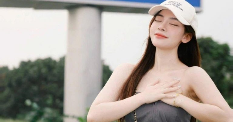 Tấm biển “Hải Dương hẹn gặp lại” thành điểm check-in đầy cảm xúc của khách Tấm biển “Hải Dương hẹn gặp lại” thành điểm check-in đầy cảm xúc của khách